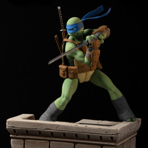 Teenage Mutant Ninja Turtle Leonardo Resin Figure 30 cms by Fariboles France