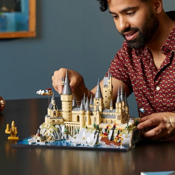 Lego 76419 Harry Potter Hogwarts Castle & Ground Building Kit for Adults 18+ (2660 Pieces) - Image 2