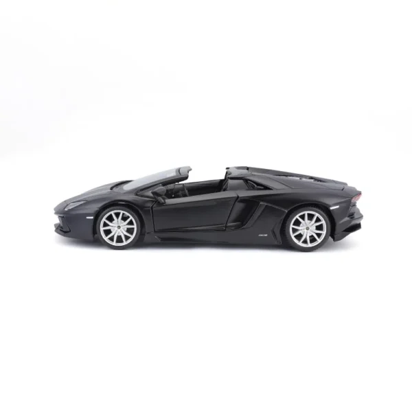 Maisto 1/24 Scale Lamborghini Aventador Roadster (Black) Diecast Car Model for 14+ Years - Image 7
