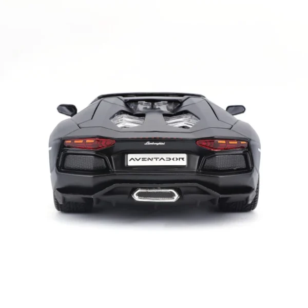 Maisto 1/24 Scale Lamborghini Aventador Roadster (Black) Diecast Car Model for 14+ Years - Image 4