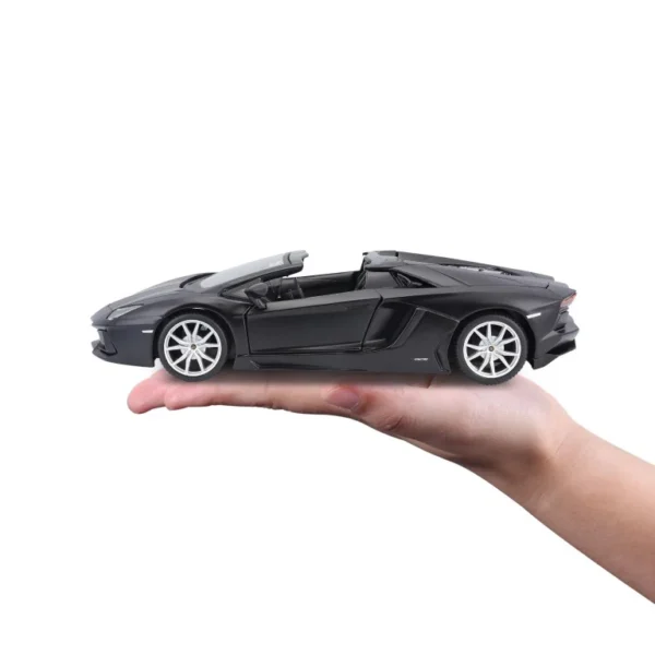 Maisto 1/24 Scale Lamborghini Aventador Roadster (Black) Diecast Car Model for 14+ Years - Image 3