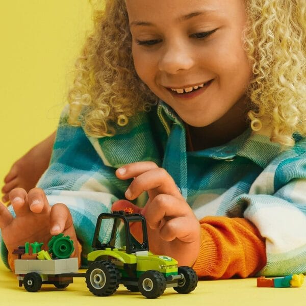 Lego City 60390 Park Tractor Building Set for 5+ Years - Image 2