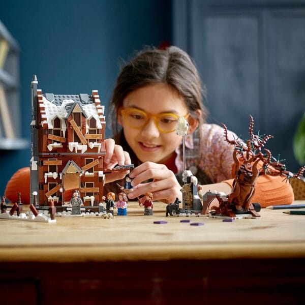Lego Harry Potter 76407 The Shrieking Shack & Whomping Willow Building Set for 9+ Years - Image 3
