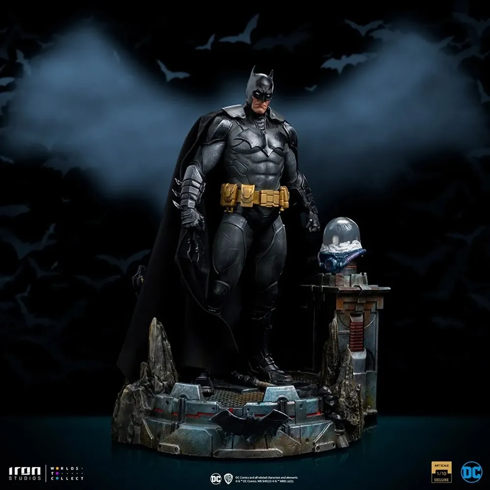 Iron Studios 1/10 Scale Batman Unleashed Deluxe DC Comics Statue for Collectors 14+ Years - Image 3