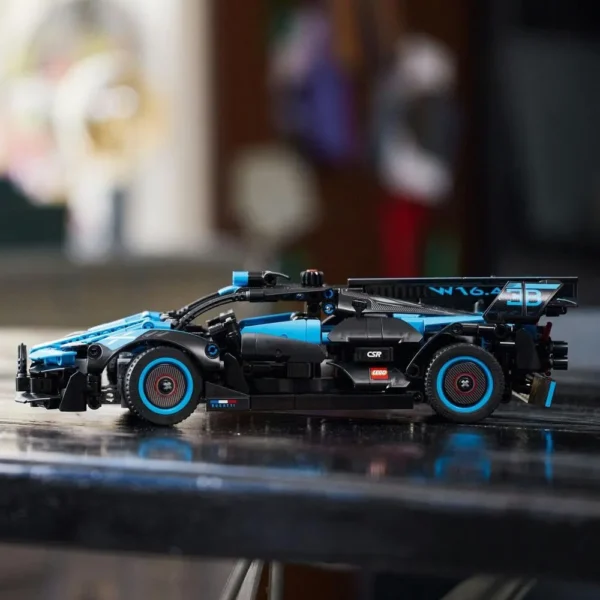 Lego Technic 42162 Bugatti Bolide Agile Blue Building Set for 9+ Years (905 Pcs) - Image 4