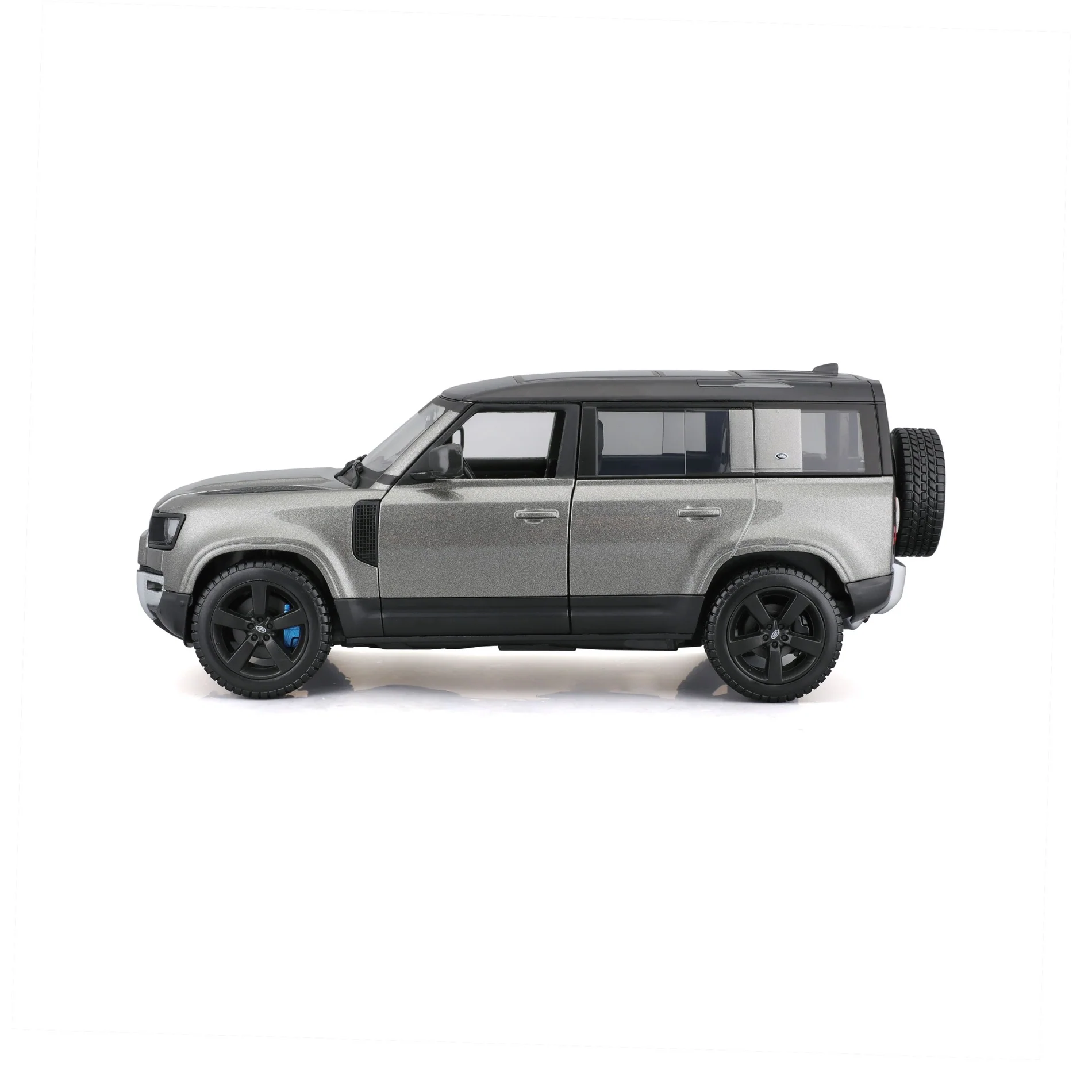 Bburago 1/24 Scale 2022 Land Rover Defender 110 Diecast Car Model for 14+ Year (Grey) - Image 4
