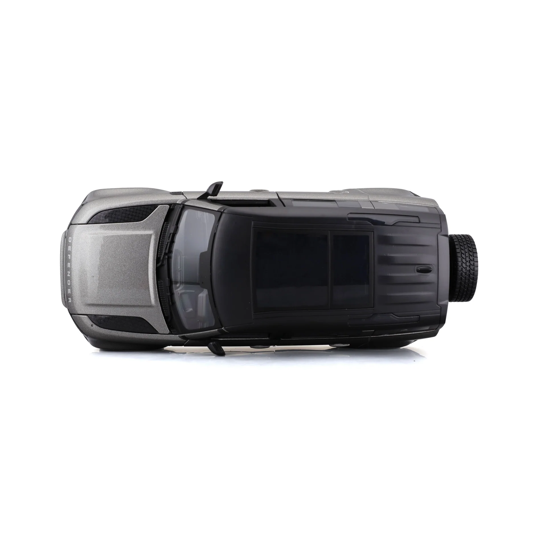 Bburago 1/24 Scale 2022 Land Rover Defender 110 Diecast Car Model for 14+ Year (Grey) - Image 8