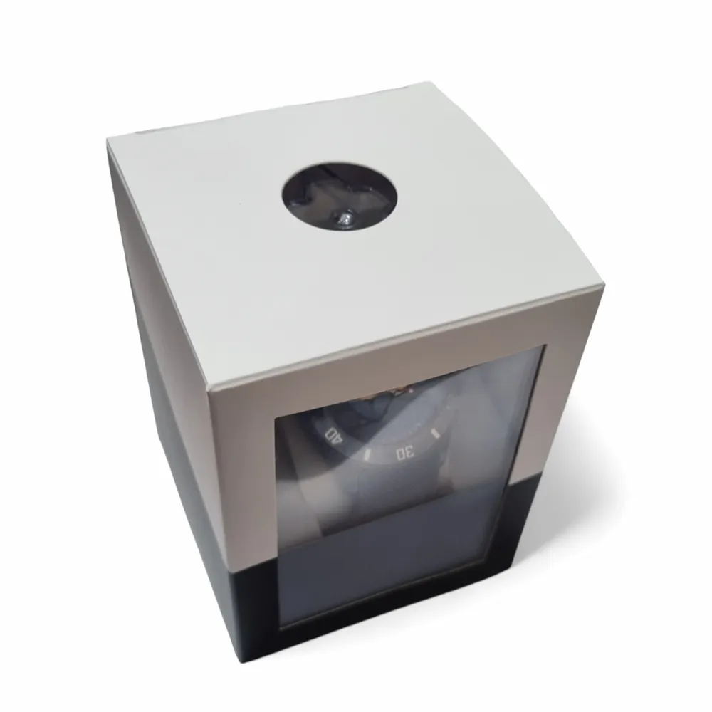 Tintin and Snowy Watch - Tintin in the Land of the Soviets (Medium) Ref 82429 - Image 4