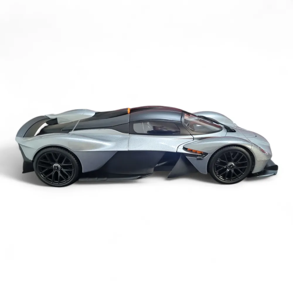 Maisto 1/18 Scale Aston Martin Valkyrie Diecast Car Model for Collectors 14+ Years (Silver-Black) - Image 2