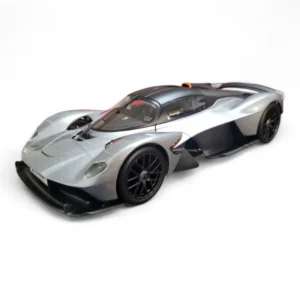 Maisto 1/18 Scale Aston Martin Valkyrie Diecast Car Model for Collectors 14+ Years (Silver-Black)