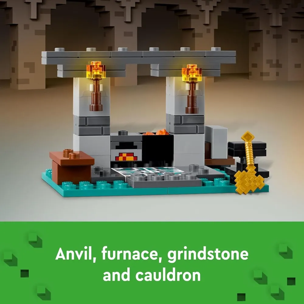 Lego Minecraft 21252 The Armory Building Set - Includes Popular Minecraft Figures Alex and Armorsmith - Image 3