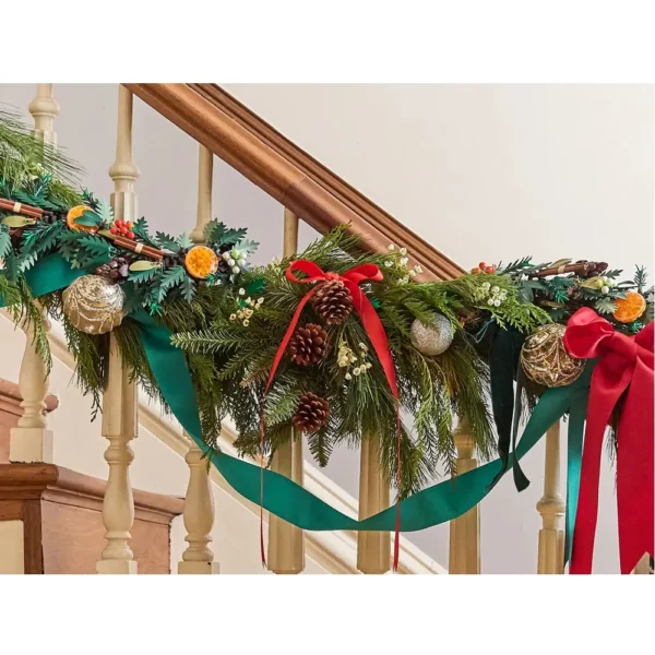 Lego Icons 10340 Wreath - Home Decor Building Set for Adults 18+ Years (1194 Pieces) - Image 6