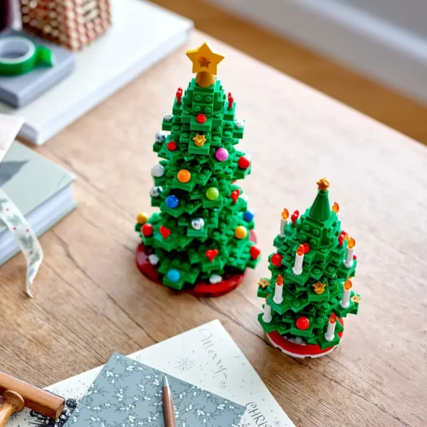 Lego 40573 Christmas Tree Building Set for 12+ Years (Height approx 30 cms) - Image 3