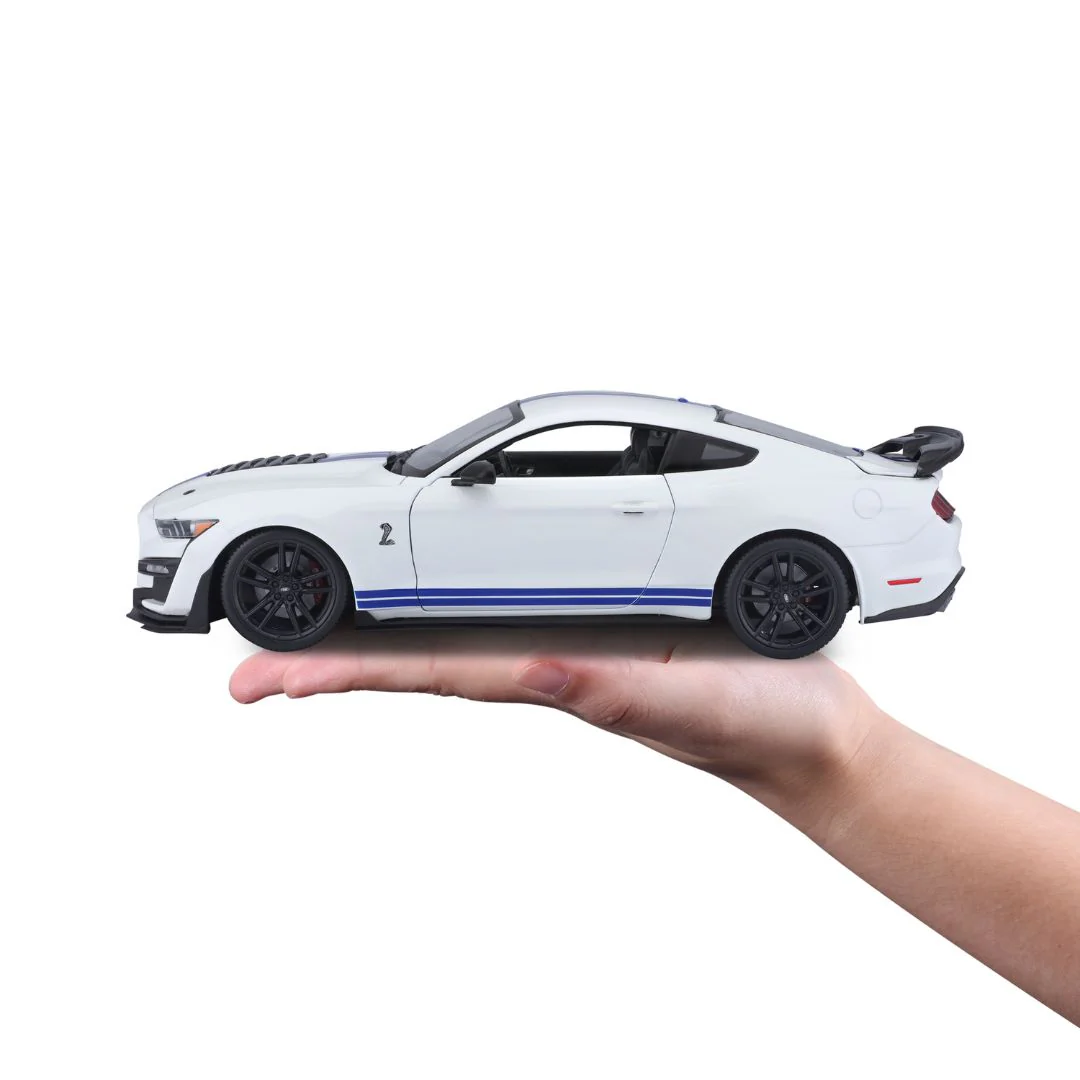 Maisto 1:18 Scale 2020 Ford Shelby Mustang GT500 Diecast Model for 14+ Years (White-Blue) - Image 5