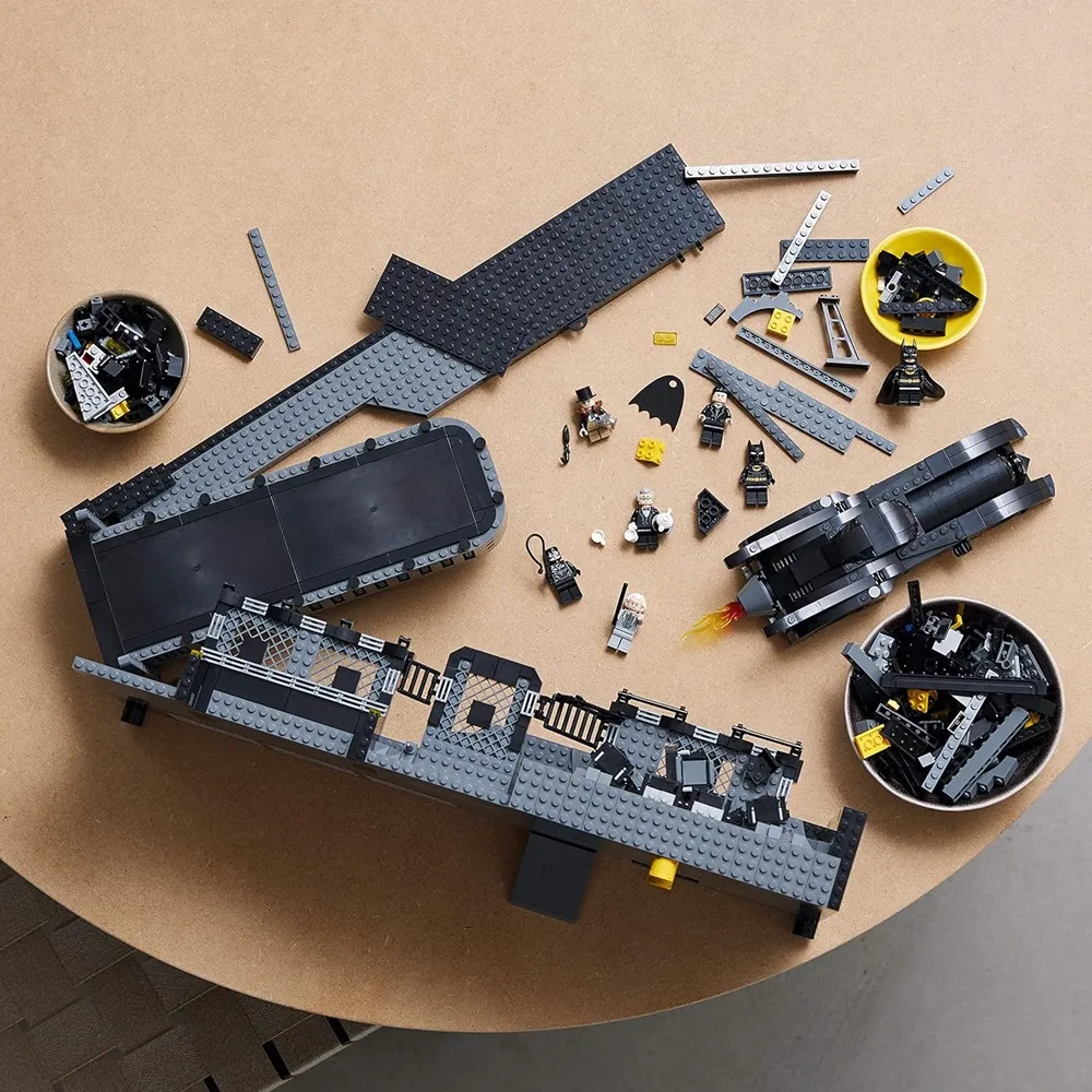 Lego DC 76252 Batcave Batman - Shadowbox Building Set for Adults