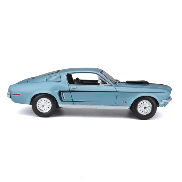 Maisto 1:18 Scale 1968 Ford Mustang GT Cobra Jet Diecast Car Model for Collectors for 14+ Years - Image 6