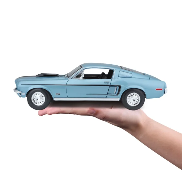 Maisto 1:18 Scale 1968 Ford Mustang GT Cobra Jet Diecast Car Model for Collectors for 14+ Years - Image 5