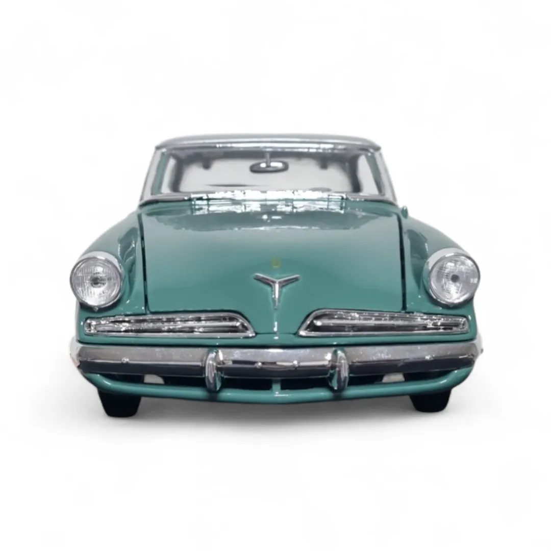 Maisto 1:18 Scale 1953 Studebaker Starliner Diecast Car Model for Collectors 14+ Years - Image 3