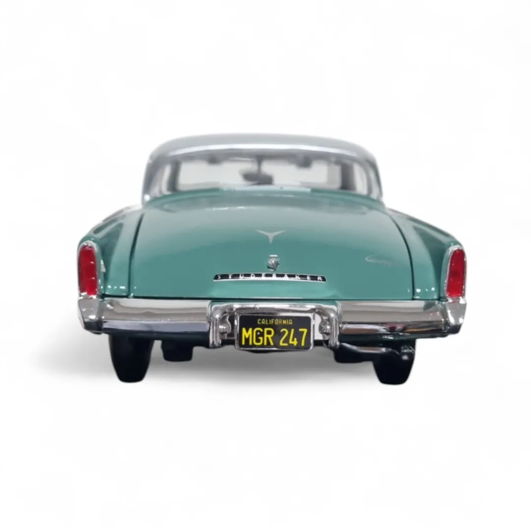 Maisto 1:18 Scale 1953 Studebaker Starliner Diecast Car Model for Collectors 14+ Years - Image 2