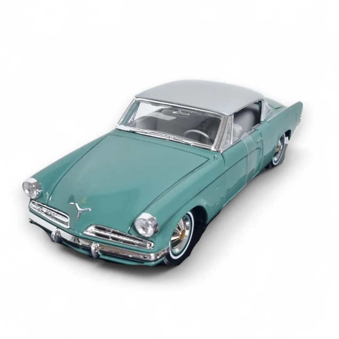 Maisto 1:18 Scale 1953 Studebaker Starliner Diecast Car Model for Collectors 14+ Years - Image 6