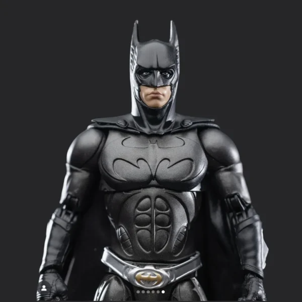 Beast Kingdom 1/9 Scale Batman (Batman Forever) Action Figure for Collectors 15+ Years (DAH-115) - Image 2