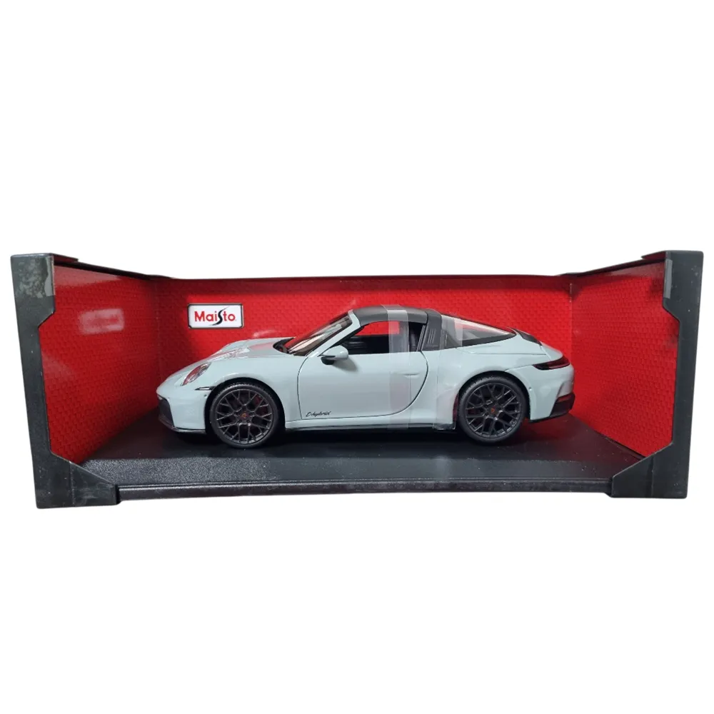 Maisto 1:18 Scale Porsche 911 Targa 4 GTS (992.2) Diecast Car Model - Image 3