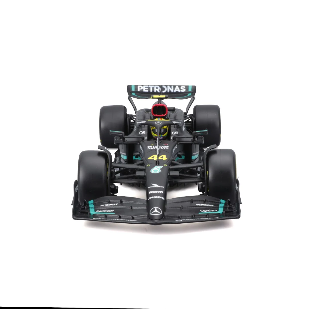 Bburago 1/24 Mercedes-AMG F1 W14 E Performance #44 Lewis Hamilton Formula 1 with Plex Case - Image 9
