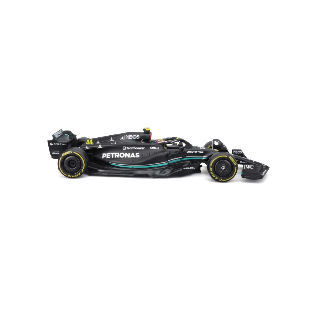 Bburago 1/24 Mercedes-AMG F1 W14 E Performance #44 Lewis Hamilton Formula 1 with Plex Case - Image 6