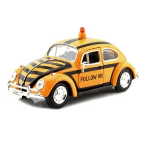 Motormax 1/24 Scale 1966 Volkswagen Beetle Diecast Scale Model - Follow Me