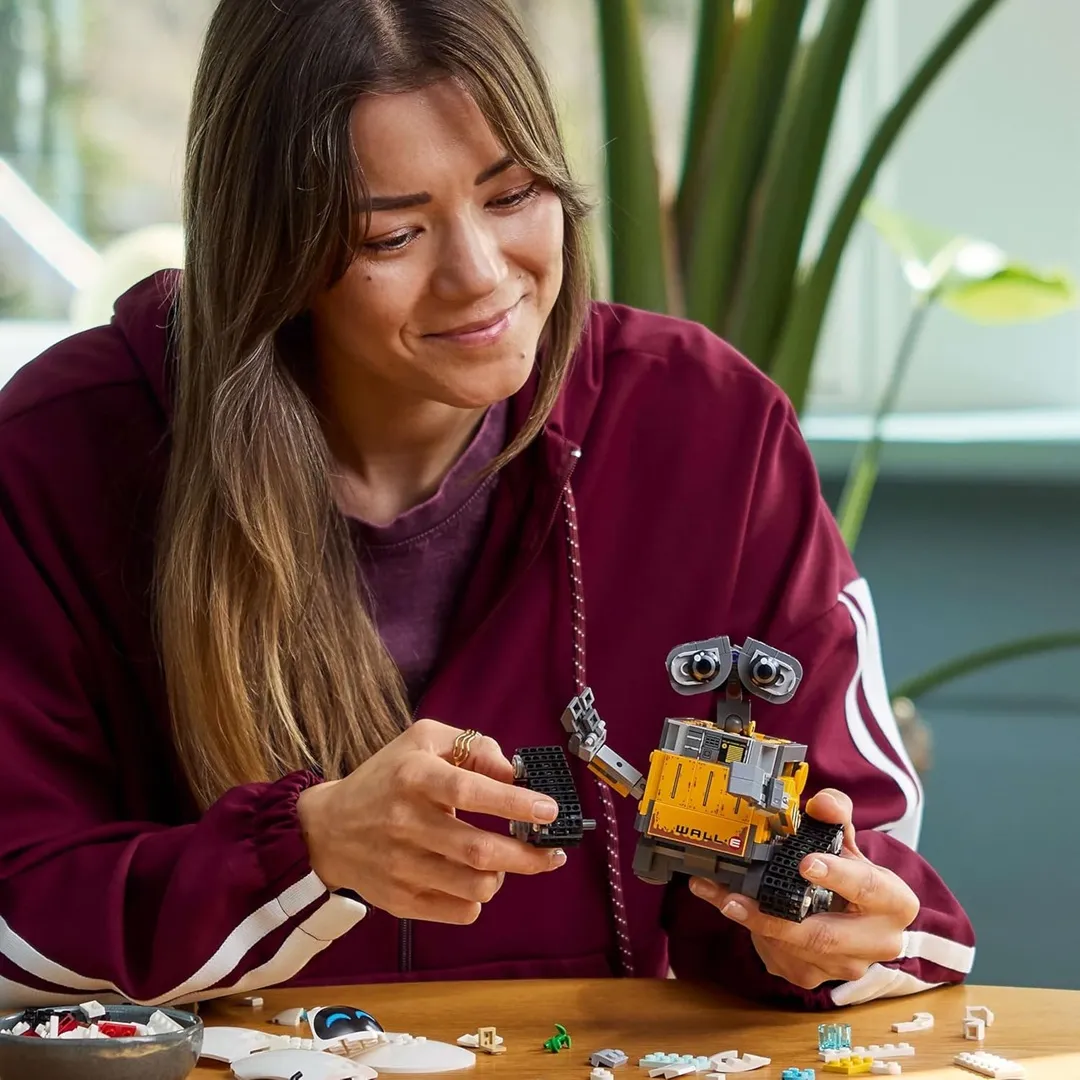 LEGO ǀ Disney and Pixar Wall-E and EVE Animated Movie 43279 Building Set for Adults -Age 18+ - Image 2