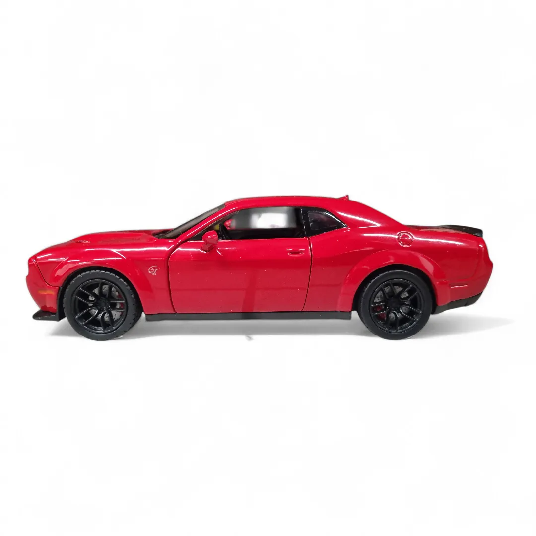 Motormax 1/24 Scale 2018 Dodge Challenger SRT Hellcat Widebody Diecast Model (79350) - Image 5