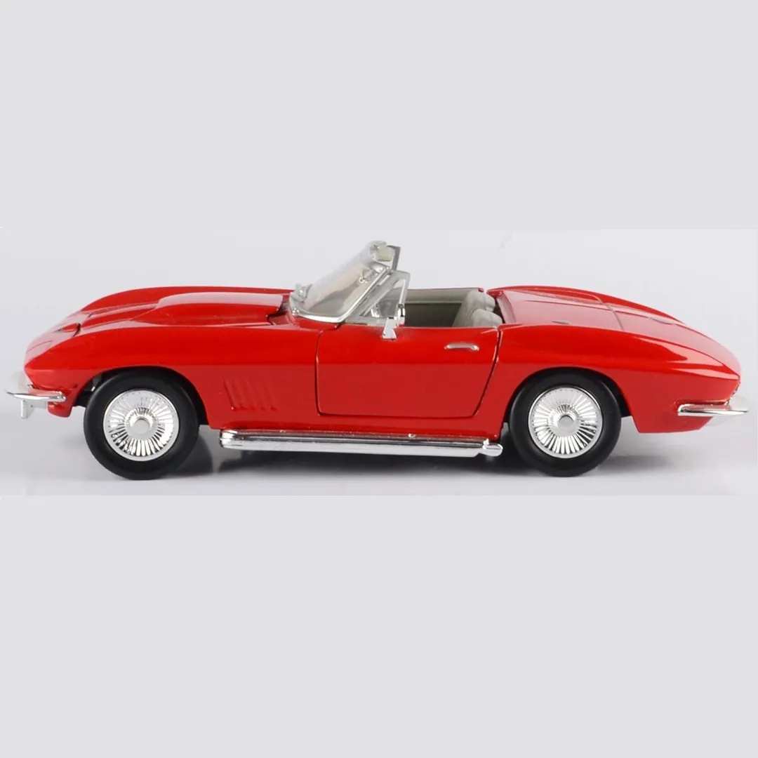 Motormax 1/24 Scale 1967 Chevy Corvette Diecast Model (73224) - Image 3