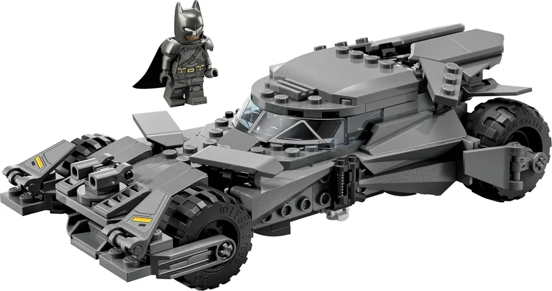 LEGO 76331 DC Batman Batman v Superman Batmobile - Image 3
