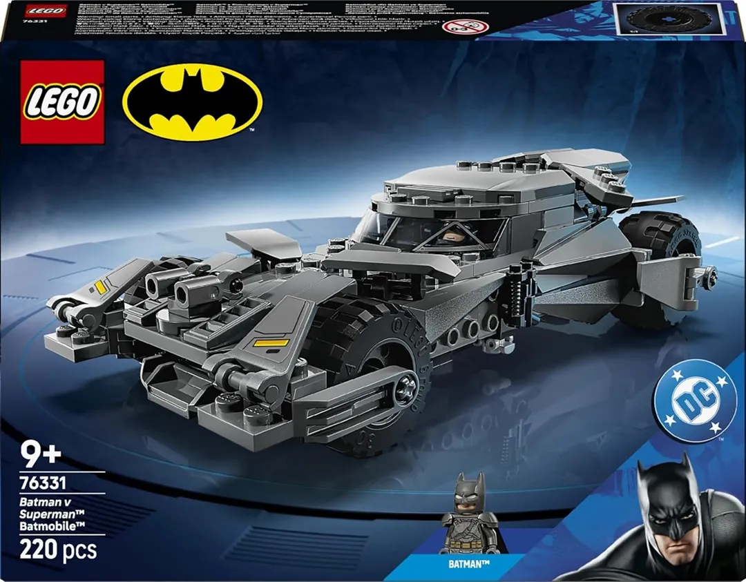 LEGO 76331 DC Batman Batman v Superman Batmobile - Image 5