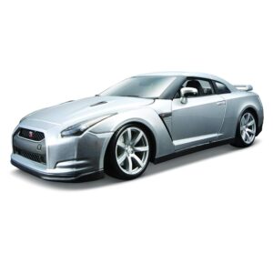 Bburago 1/18 Scale 2009 Nissan GT-R (R35) Silver Diecast Scale Model for 14+ Years