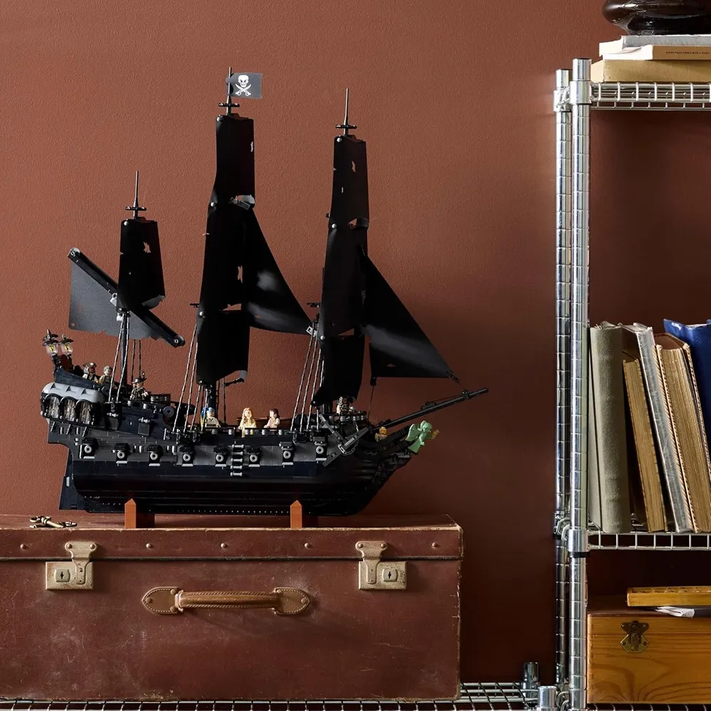 Lego Icons Captain Jack Sparrow’s Pirate Ship Model Building Kit for Adults 10365 - Image 7