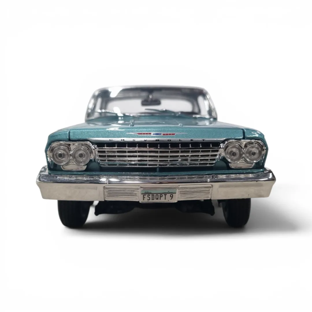 Bburago 1:18 Scale 1962 Chevrolet Bel Air Diecast Scale Model for Collectors 14+ Years - Image 5