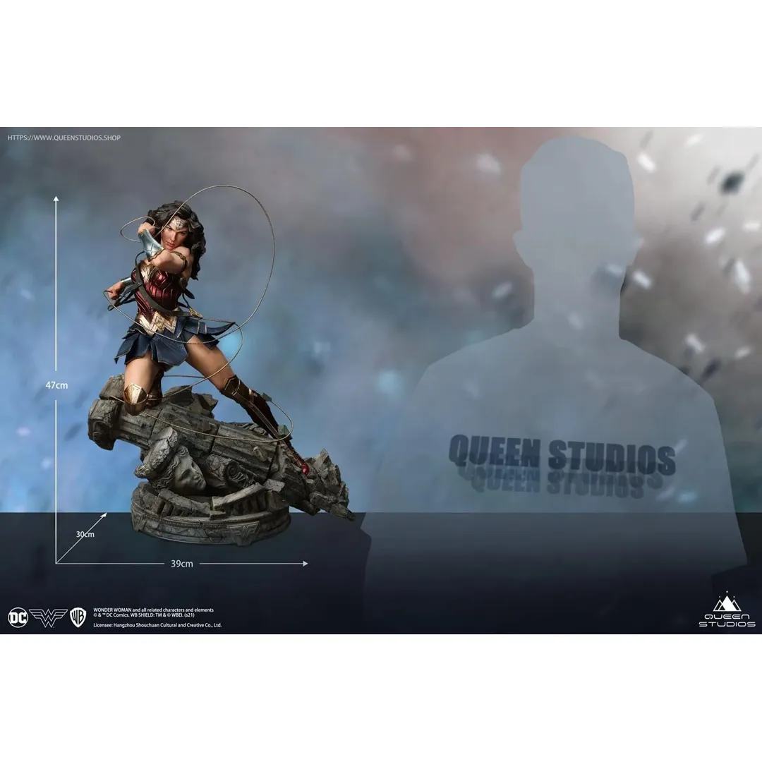 DC Comic Wonder Woman 1/4 Scale Statue by Queen Studios - Image 9